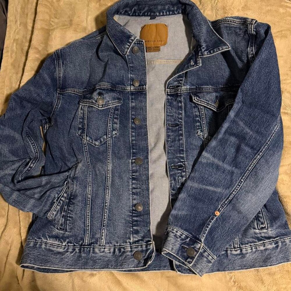 Men’s American Eagle Outfitters Blue Denim Jean Jacket Medium Wash Flex size XL